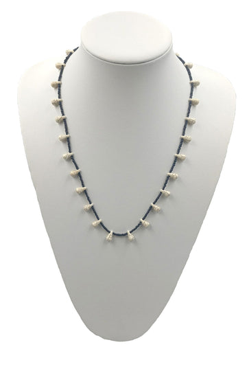 Colier howlite briolete cu margele de nisip