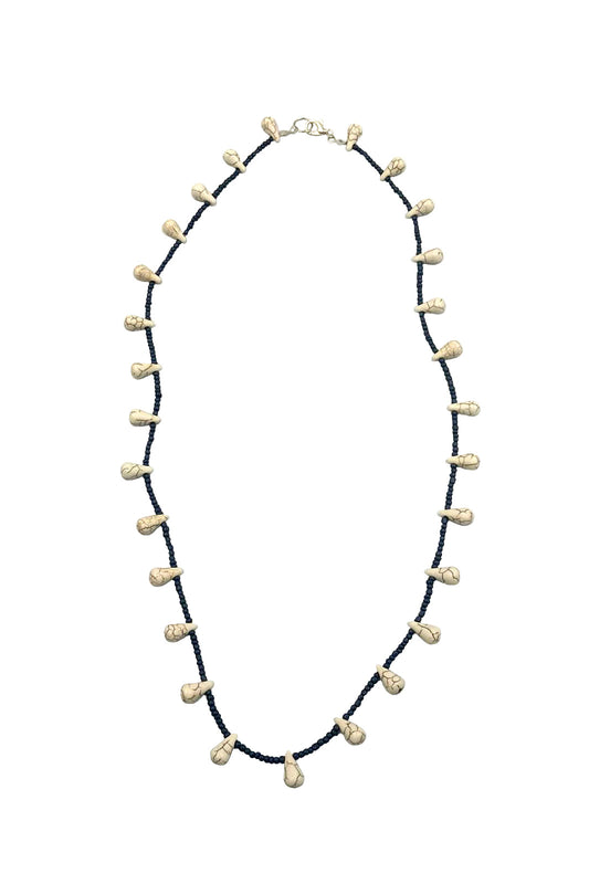 Colier howlite briolete cu margele de nisip