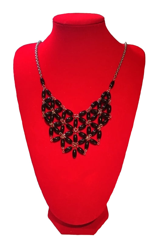 collar flor negra